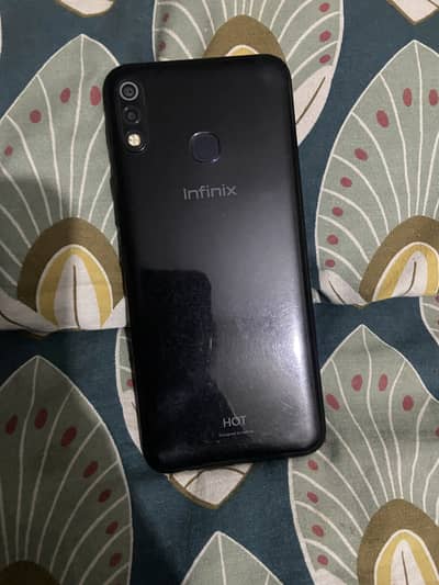 Infinix hot 8 lite 2gb ram 32gb all okay normal scratches with box