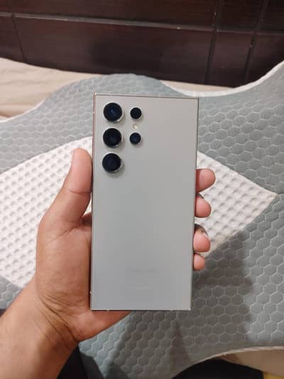 Samsung Galaxy S24 Ultra.  Titanium Grey Color