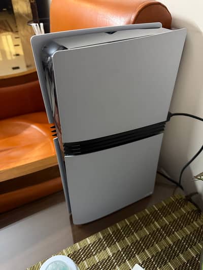 PS5 Pro 2TB Disc Edition - Like New | With 6 Discs + PS Plus