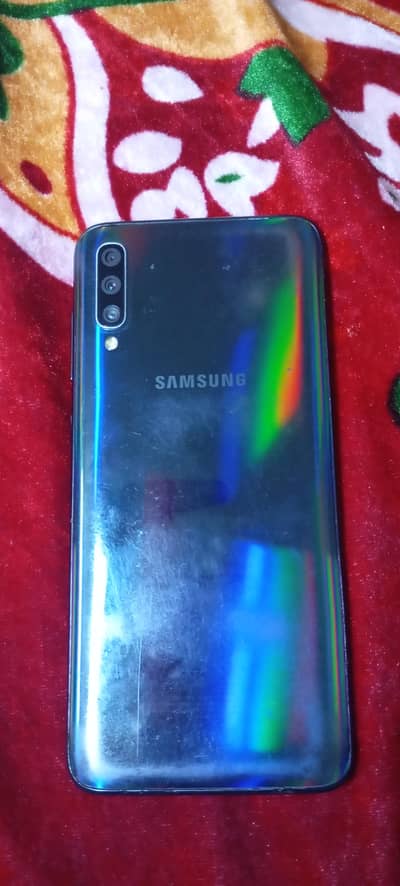 Samsung A70 Rs. 18k