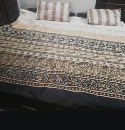 bed sheet brown and blue