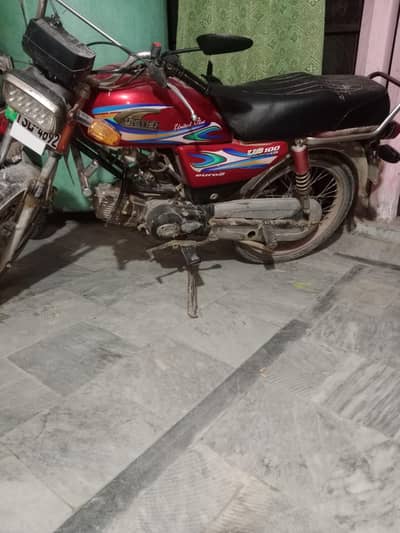 Good Condition. back and front mudguard Replaced.