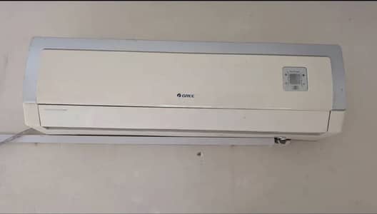 Gree 1.5 ton Non inverter Ac Occasionally used