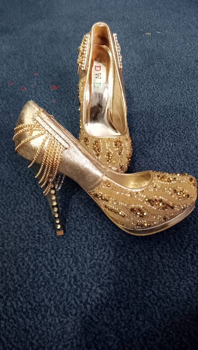 Beautiful high heel pumps. . pumps size 38