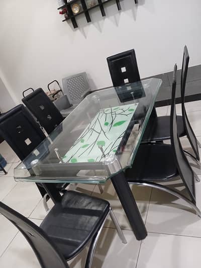 USED DINING TABLE WITH 6 CHAIRS