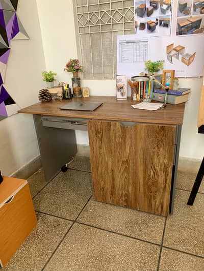 Modern Study Desk- Strong and Spacious