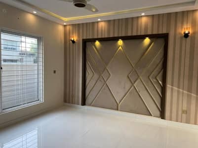 A BEAUTIFUL HOUSE AT LUCRATIVE LOCATION WITH LUXURY CONSTRUCTION