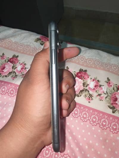 iphone 11 non pta with box and cable