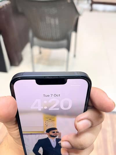 10/10 condition iPhone 13 JV phone battery health 98%