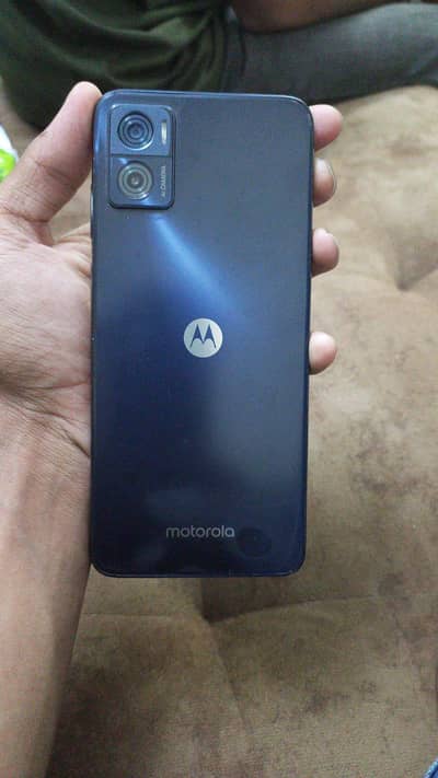 Motorola E22