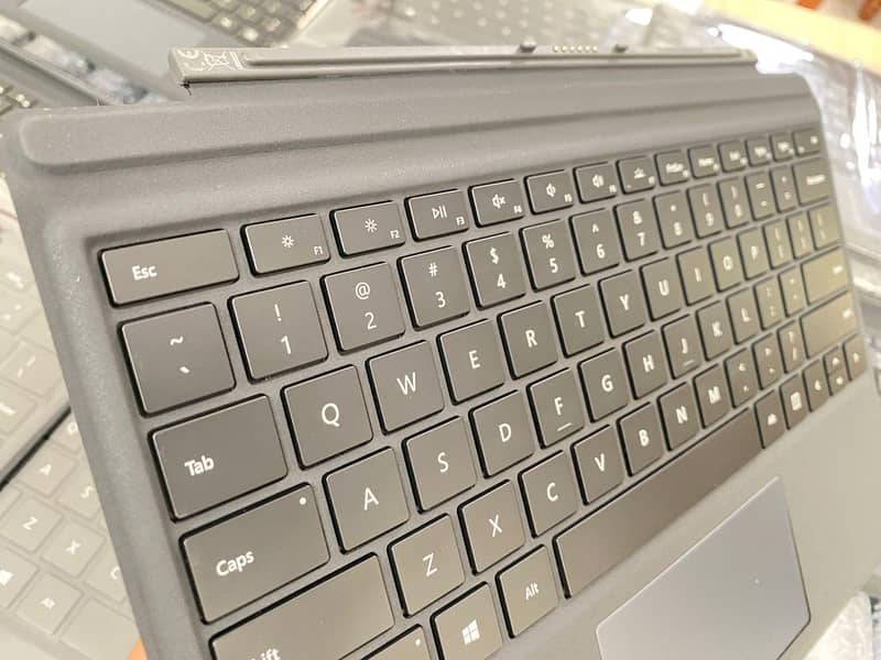 surface 4 pro keyboard avaliable 3