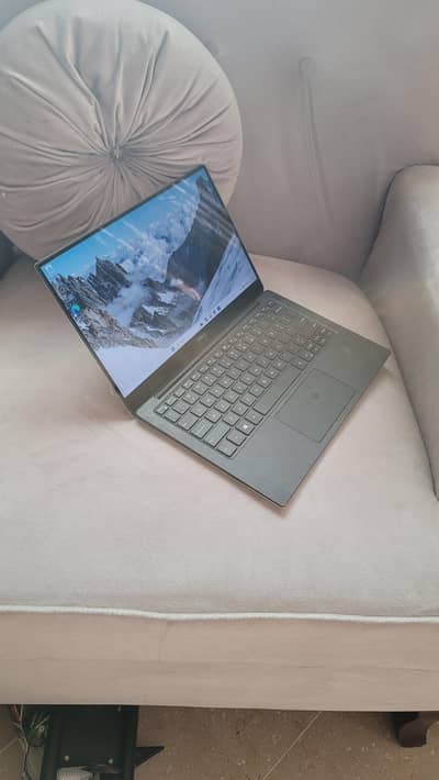 Dell XPS 13 9370 Core i5 8th Gen 8GB RAM Slim Ultrabook