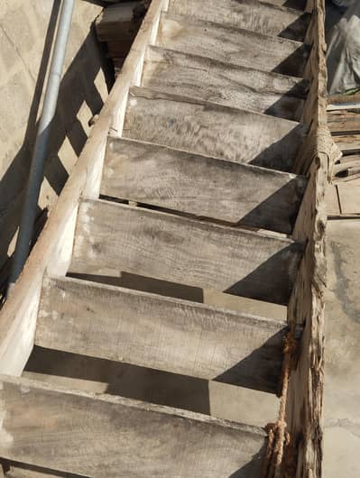 Strong wood zinah 16 ft 15 step need to sell urgently