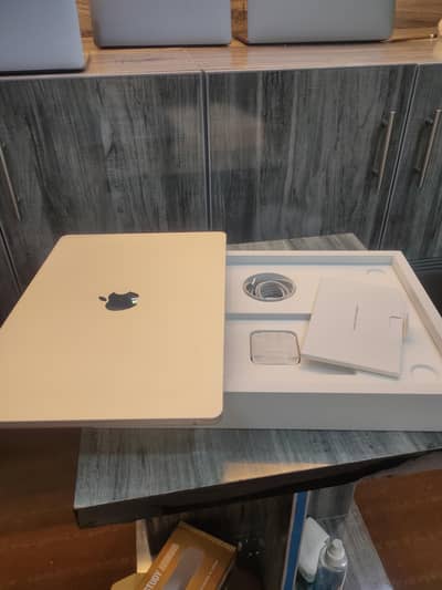 M4 AIR 15INCH 24GB RAM 512 SSD