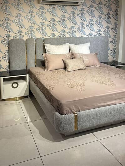 King Size Bed//Double Bed//Bedroom Set//Wooden Bed//Queens Size Bed