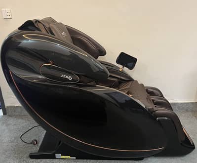 Zero massaging chair brand new 10/10 scratch less