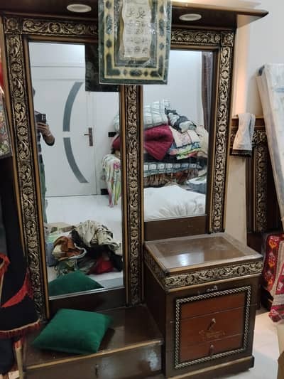 Queen Size Double Bed Set (Bed/Side Tables/Dressing Table)