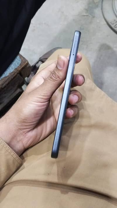 6/128 Infinix hot50i urgent sale box charger sat he