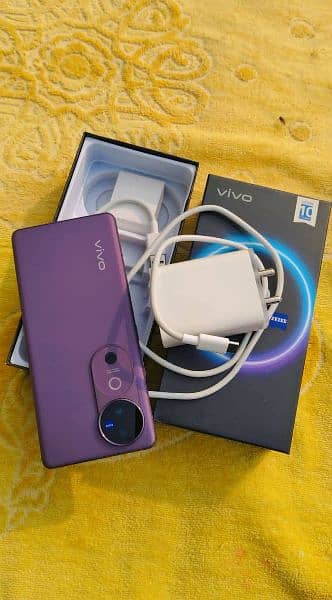 vivo v40 12 GB RAM 256 GB memory 0325/2232/765