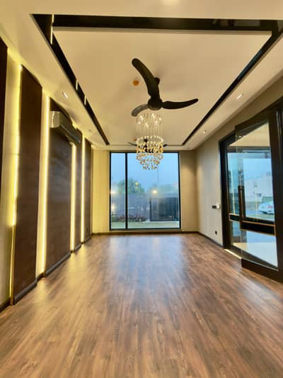 1 KANAL UPPER PORTION NEAR JALAL SONS FOR RENT