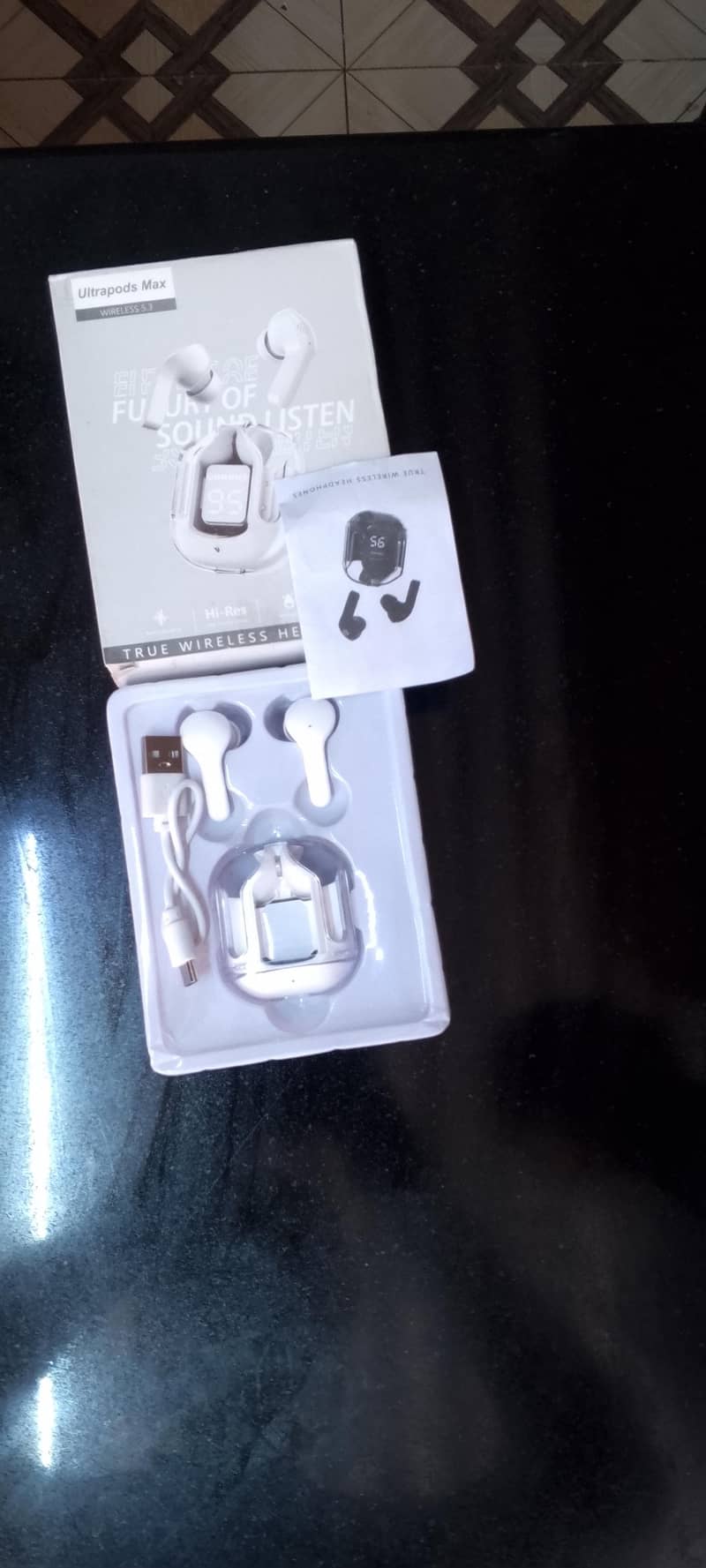 Ultrapods Max 1
