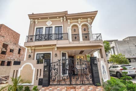 5 MARLA BRAND NEW HOUSE FOR RENT NEAR ALL AMENTIES