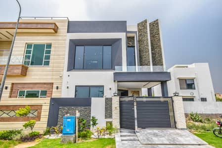 5 MARLA TOP CLASS MODERN HOUSE FOR RENT NEAR PARK