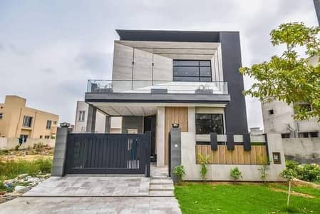 5 MARLA DESIGNER HOUSE FOR SALE NEAR BIG PARK