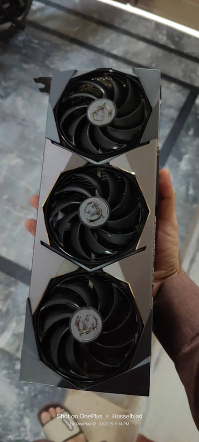 MSI supreme x RTX 3070 . . .