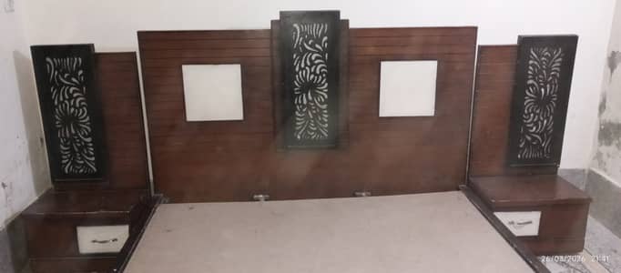 King size bed h condition  very good ha urgent sale h