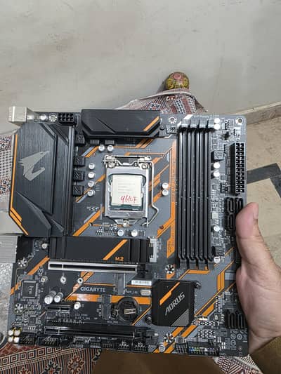 Aorus B365M pro gaming i5 9400F. . . .