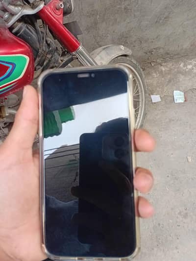 iphone 11 e sim installed