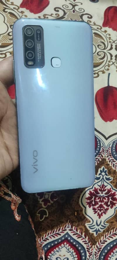 vivo y30 4/128 used