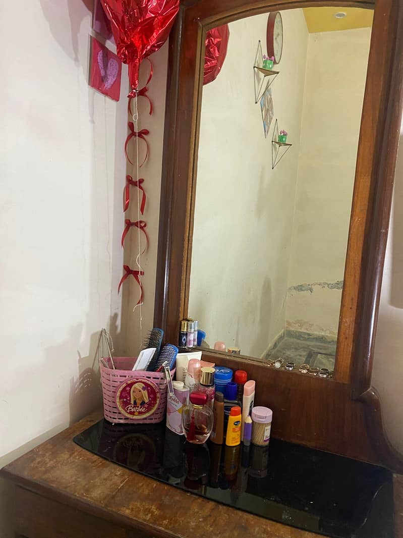 Dressing Table 0