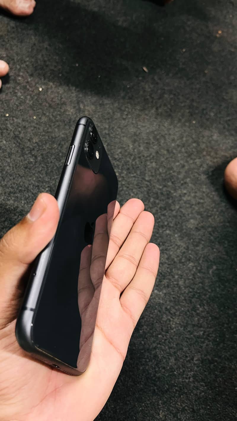 IPHONE 11 1