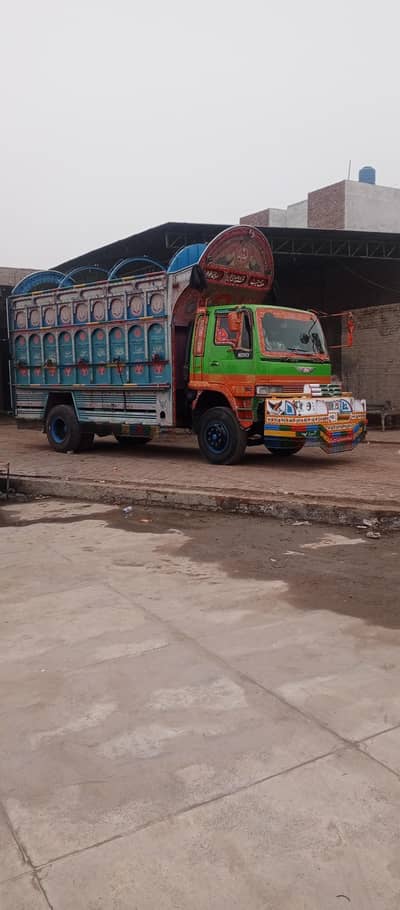 1994model 2006 regesterd. Hino truck