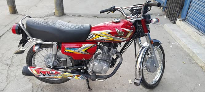 Honda 125 Red