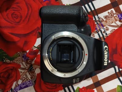 Dslr canon 1200D with 18-55 lens