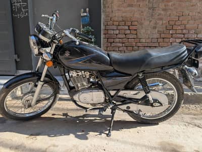 SUZUKI GS 150 – Like New, 3100 KM, Scratchless, Urgent Sale