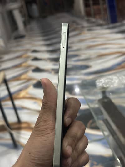 New mobile 10 by 10 condition 4+4 / 128 gb