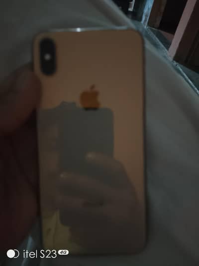 iphone xs max bilkul ok Sath ha  38000 price ma kami hu jaigi