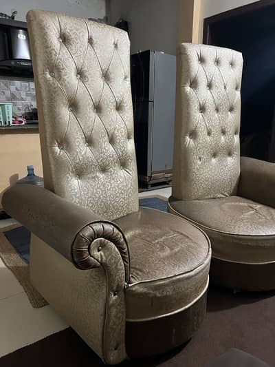 coffee chair with table good condition 3 years used only