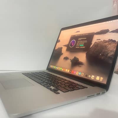 MacBook Pro 15" 2015 | i7 2.5GHz | 16GB RAM | 512 SSD | Retina | Clean