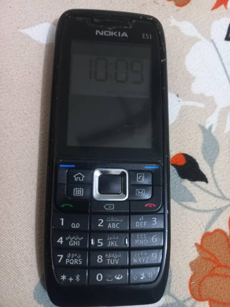Nokia E51 0