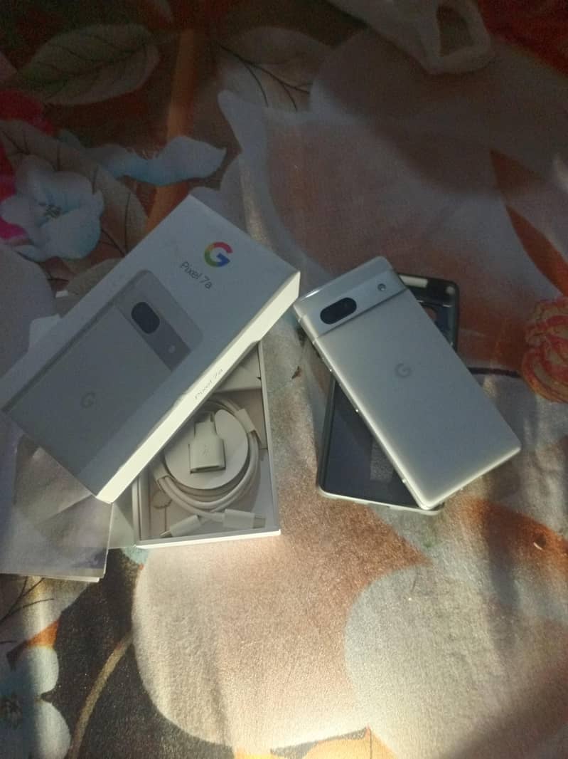 Google Pixel 7A 12
