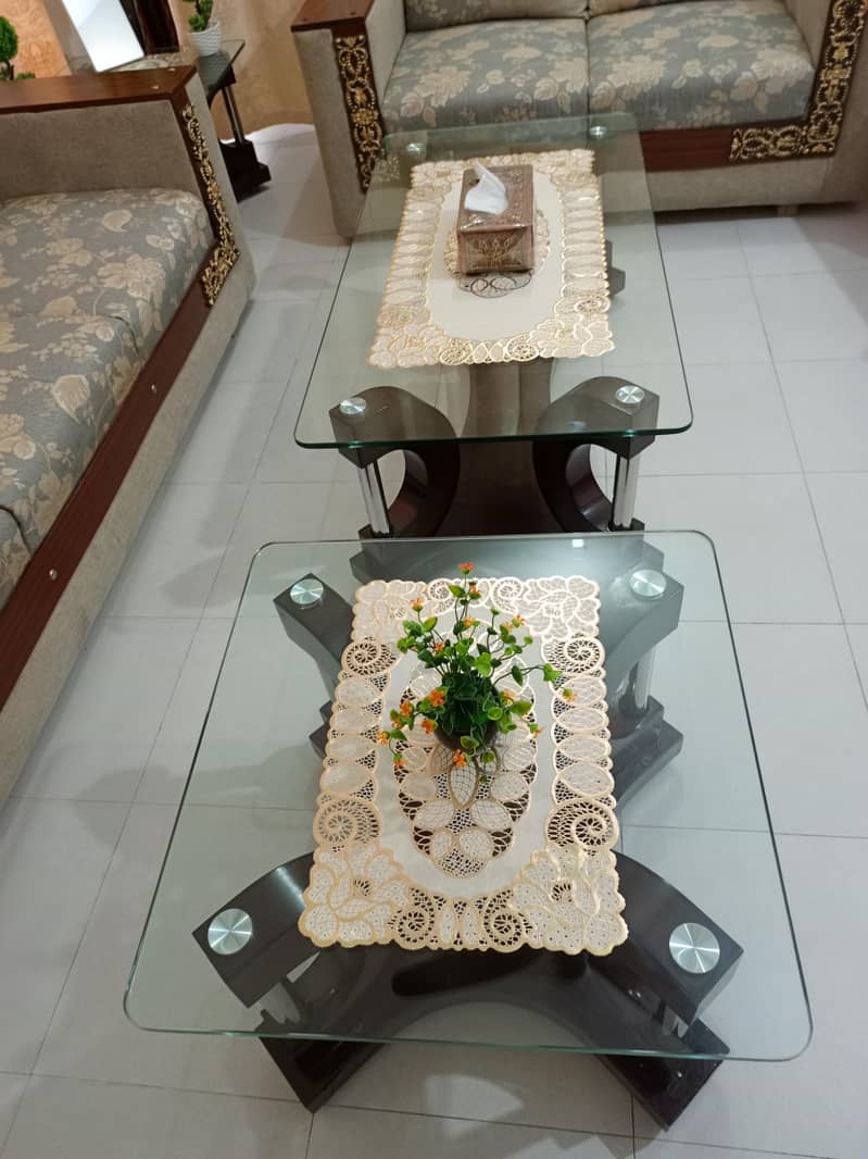 executive class 6 seter sofa set plus table set 7