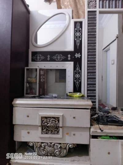 Dressing table for sale