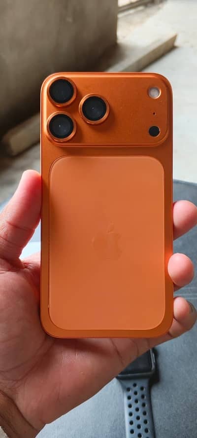 IPHONE XR CONVERTED 17 PRO WITH APPLE WATCH