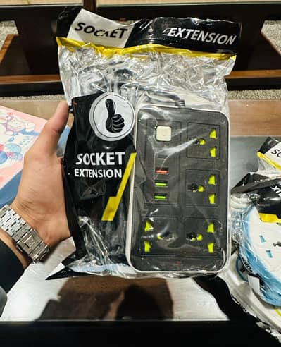 (Extension Board / Power Strip)