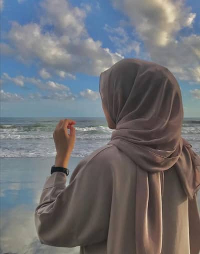 quran teacher available female